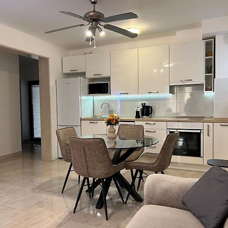 Apartmani Ivelić Supetar Zewnętrze zdjęcie