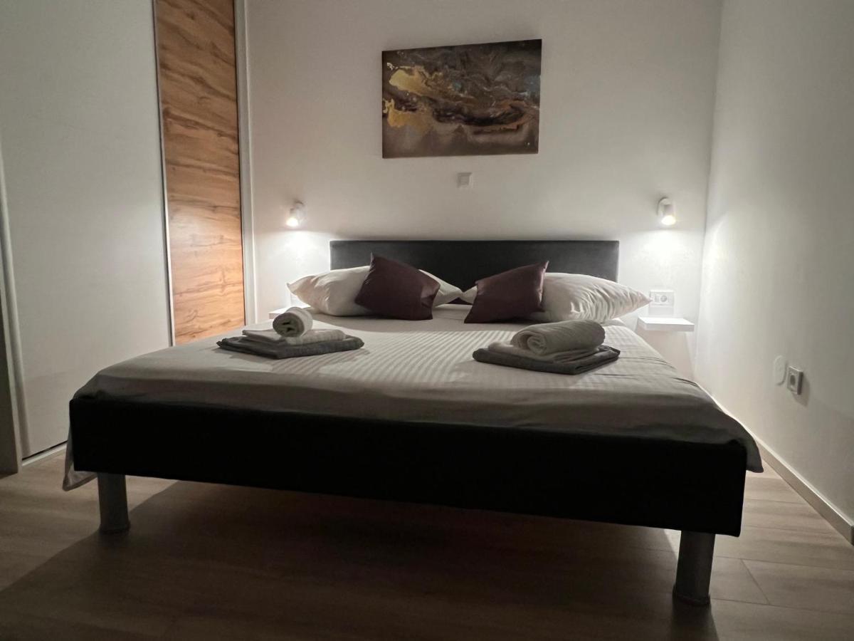 Apartmani Ivelić Supetar Zewnętrze zdjęcie