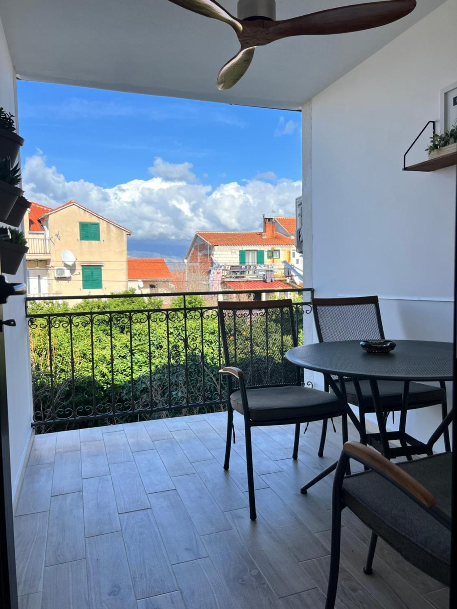 Apartmani Ivelić Supetar Zewnętrze zdjęcie