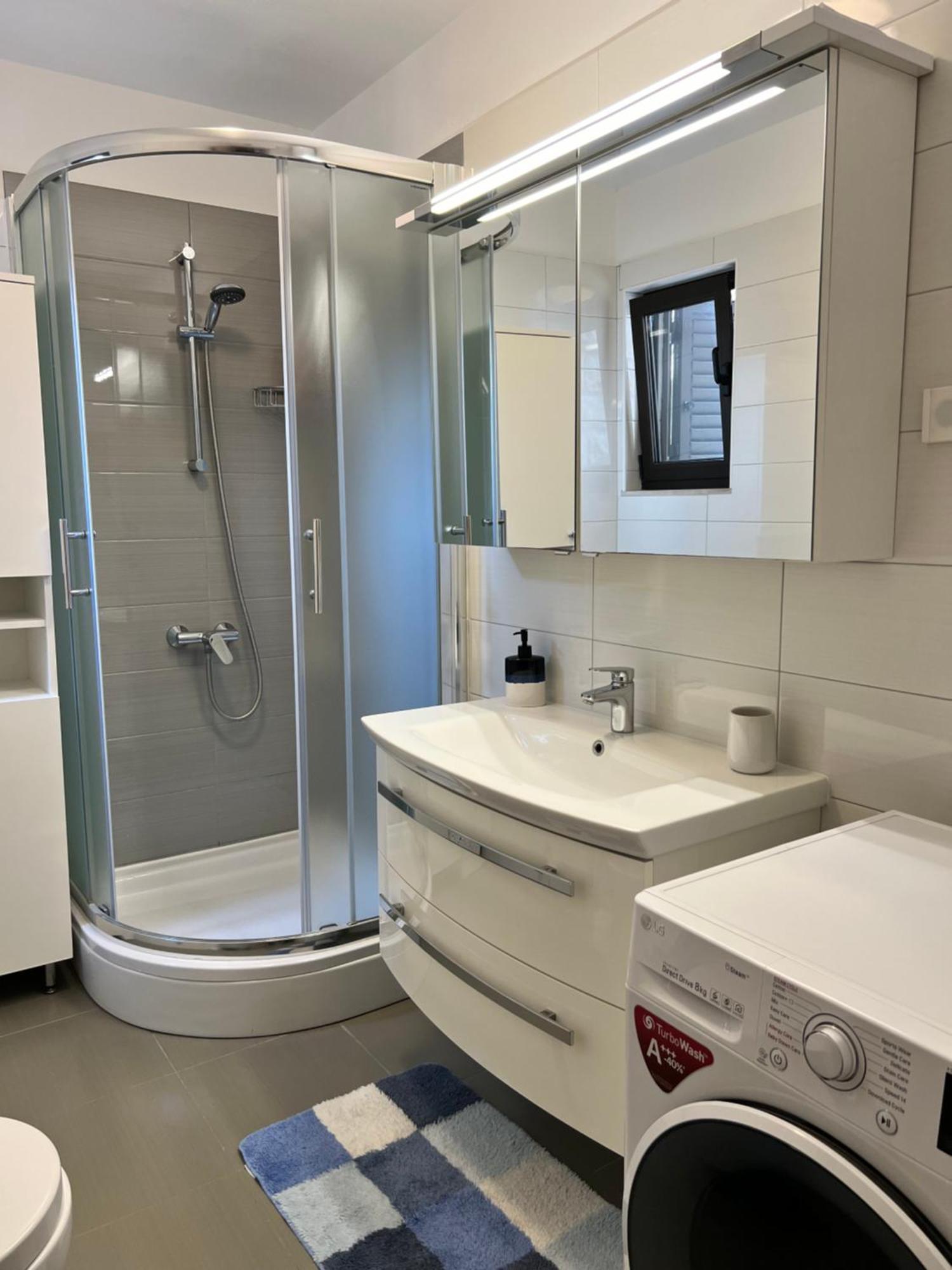 Apartmani Ivelić Supetar Zewnętrze zdjęcie